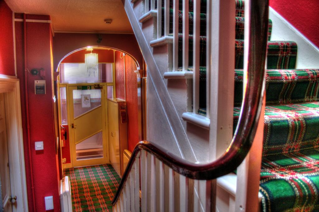 Atticus Central Guest House Aberdeen Exteriör bild
